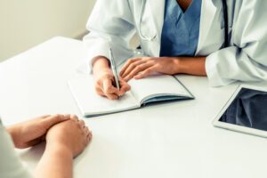 ¿Cuánta compensación se recibe por una lesión cerebral traumática?